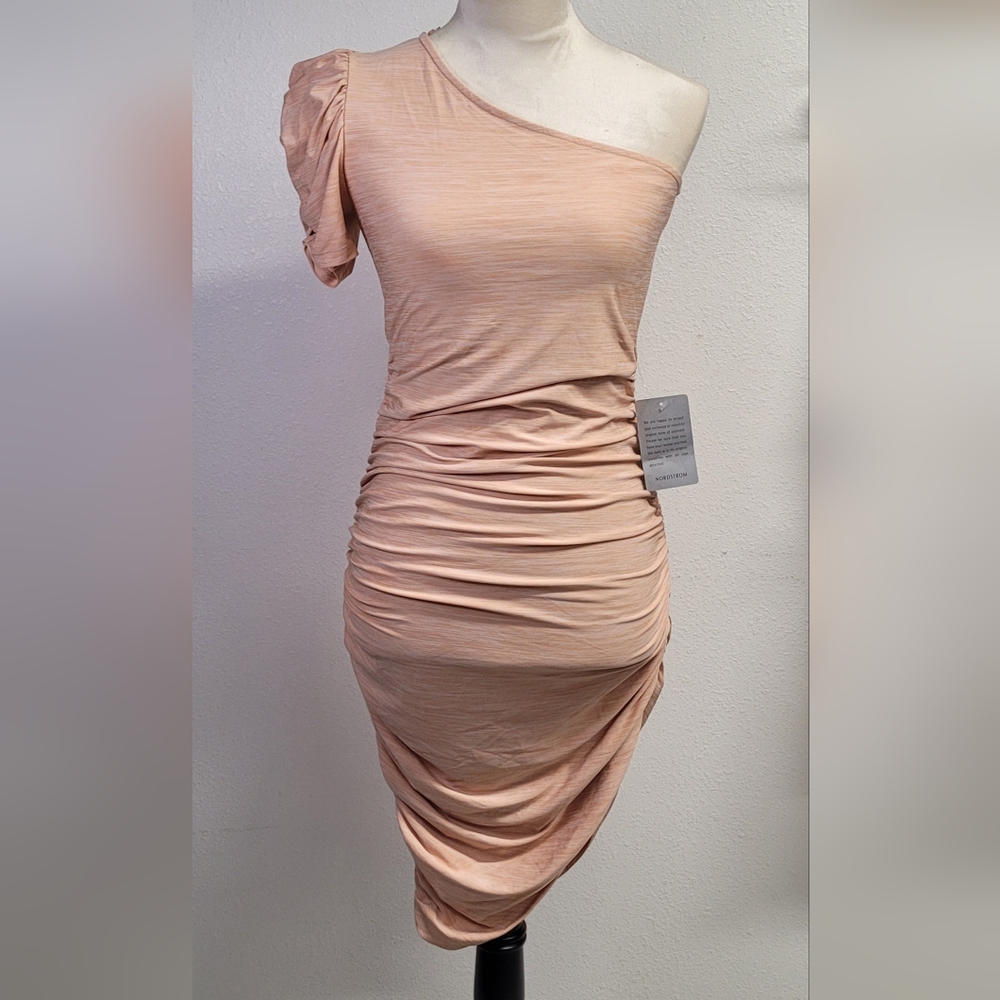 Good luck gem S One-Shoulder nude stretch Dress shrink on the sides
